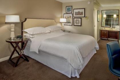 Sheraton Westport Lakeside Chalet - image 15