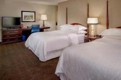 Sheraton Westport Lakeside Chalet - image 6