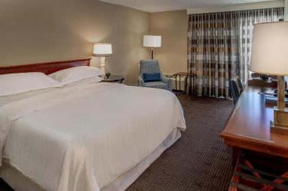 Sheraton Westport Lakeside Chalet - image 12