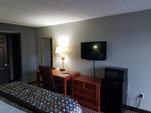 Americas Best Value Inn St. Louis Downtown - image 12