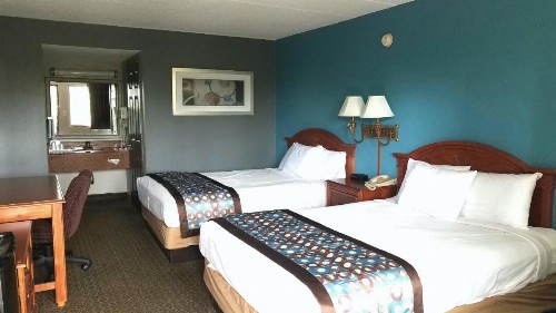Americas Best Value Inn St. Louis Downtown - image 6