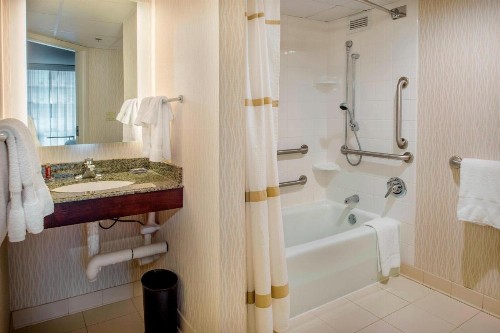 Marriott St. Louis Airport - image 21