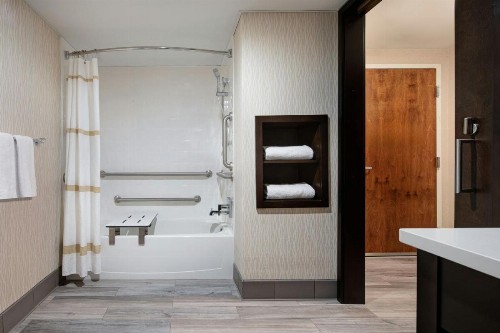 Marriott St. Louis Airport - image 35