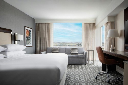 Marriott St. Louis Airport - image 40