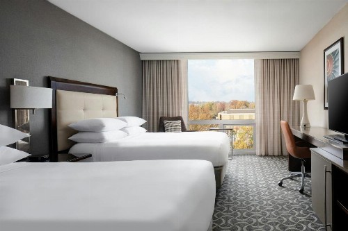 Marriott St. Louis Airport - image 5