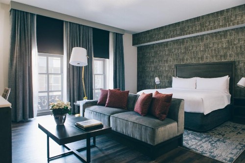 Marriott St. Louis Grand - image 10