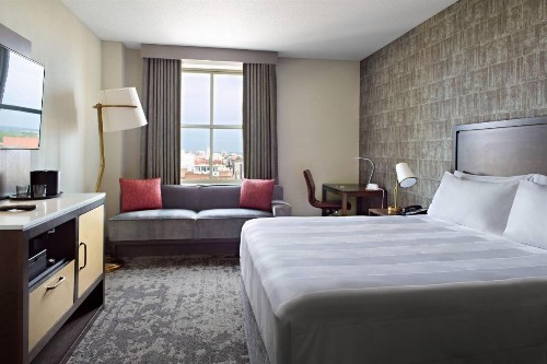 Marriott St. Louis Grand - image 8