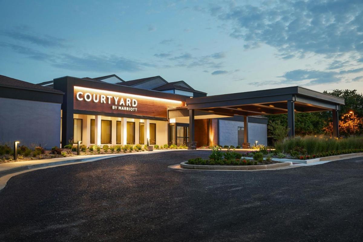 Courtyard St. Louis Westport Plaza - main image