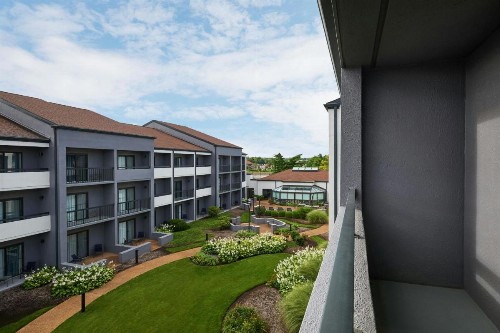 Courtyard St. Louis Westport Plaza - image 12