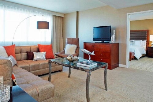 Renaissance St. Louis Airport Hotel - image 10