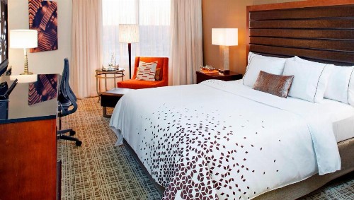 Renaissance St. Louis Airport Hotel - image 2