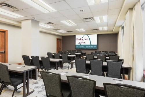 Residence Inn by Marriott St. Louis Downtown - image 9