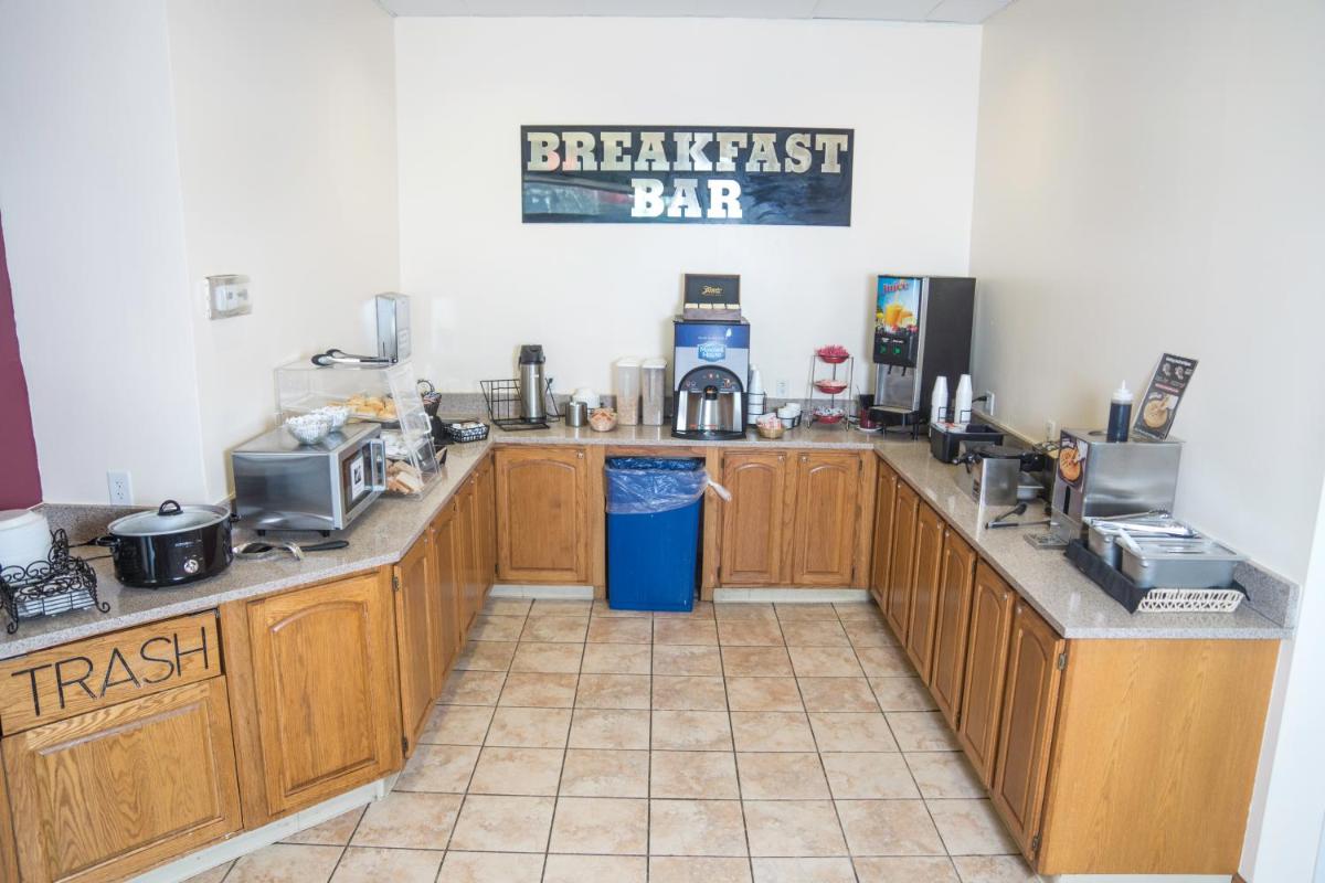 Americas Best Value Inn St. Louis / South - image 3