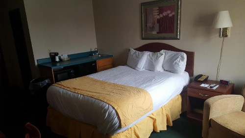 Americas Best Value Inn St. Louis / South - image 4