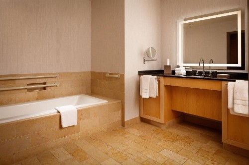 The Westin St. Louis - image 10