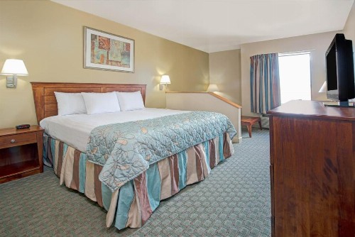 Days Inn by Wyndham Downtown St. Louis - image 26