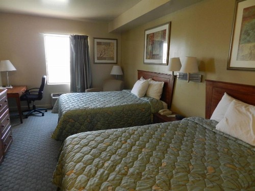Days Inn by Wyndham Downtown St. Louis - image 3