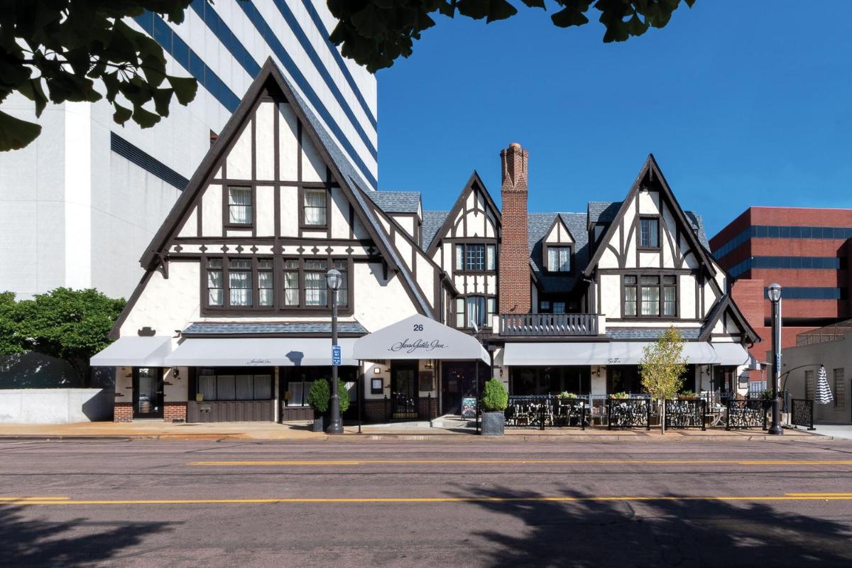 Seven Gables Inn - main image