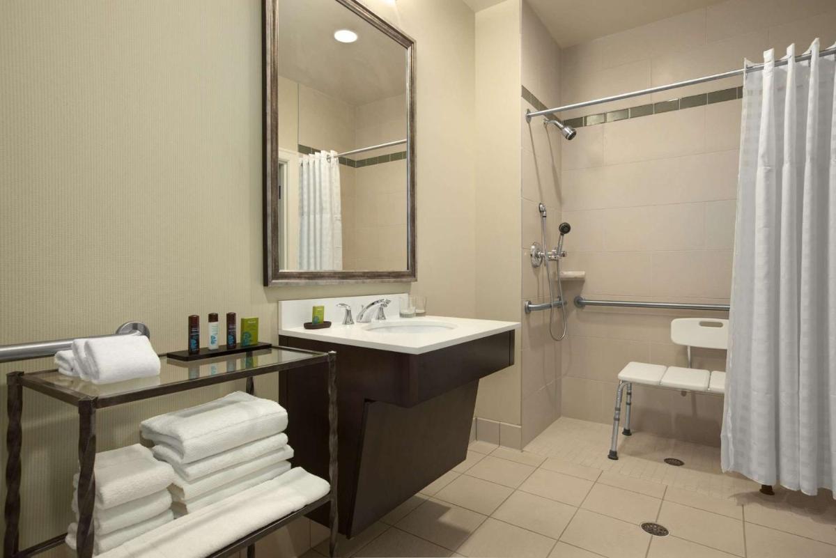 Embassy Suites Saint Louis - Downtown - image 2