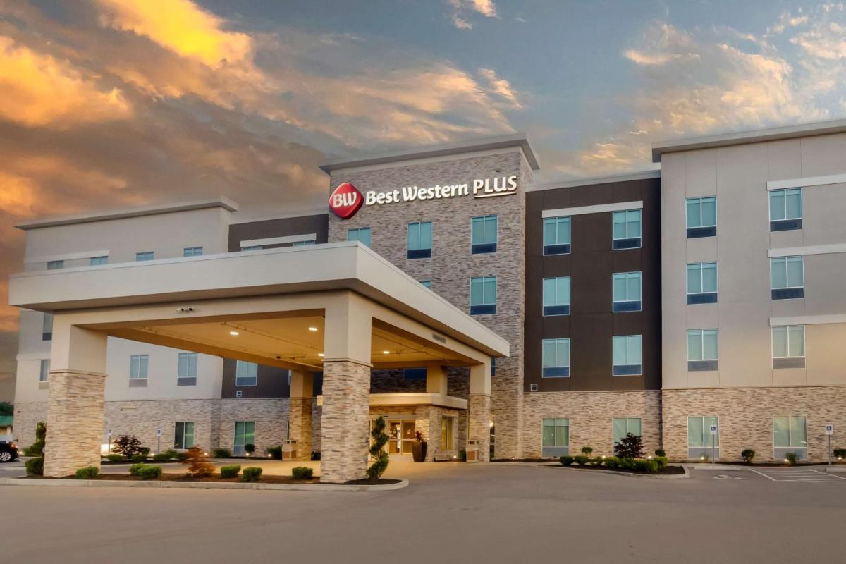 Best Western Plus St. Louis Airport Hotel - main image