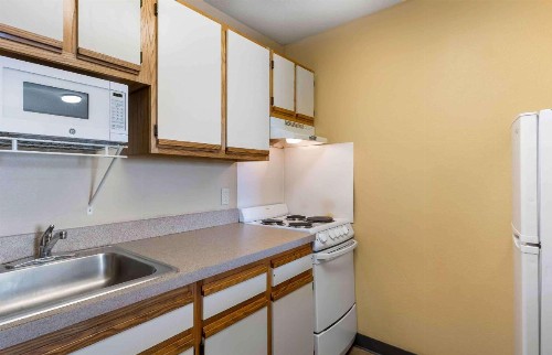 Extended Stay America Suites - St Louis - Westport - Craig Road - image 13