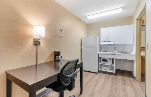 Extended Stay America Suites - St Louis - Westport - East Lackland Rd - image 3