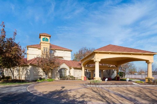 La Quinta by Wyndham St. Louis Westport - image 12