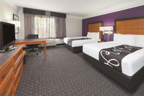 La Quinta by Wyndham St. Louis Westport - image 16