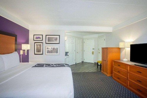 La Quinta by Wyndham St. Louis Westport - image 22