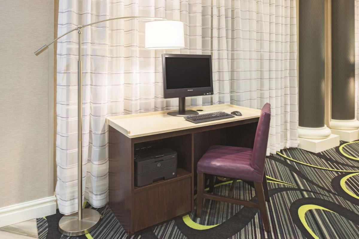 La Quinta by Wyndham St. Louis Westport - image 3