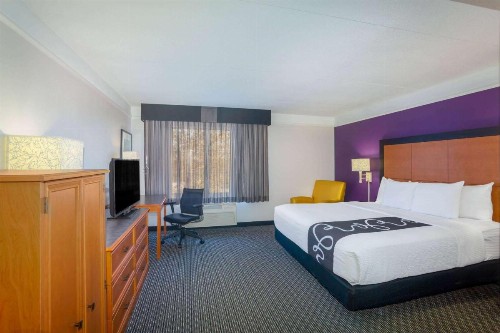 La Quinta by Wyndham St. Louis Westport - image 37