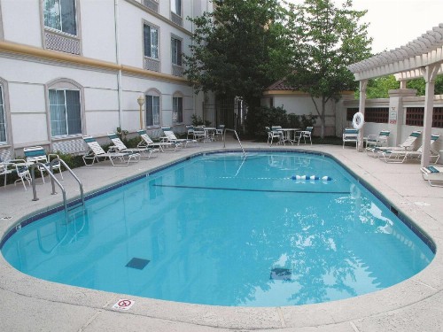 La Quinta by Wyndham St. Louis Westport - image 39