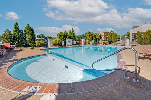 Best Western Kirkwood Inn - image 7