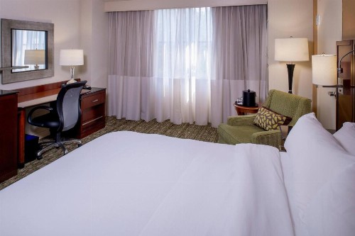 Marriott St. Louis West - image 12