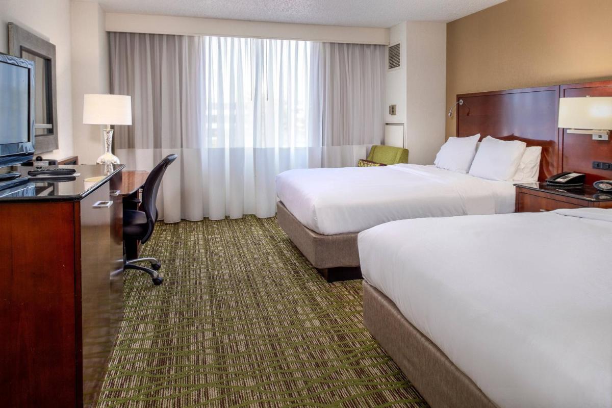 Marriott St. Louis West - image 4