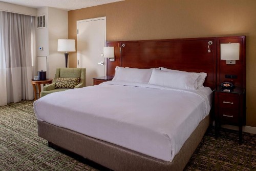 Marriott St. Louis West - image 8