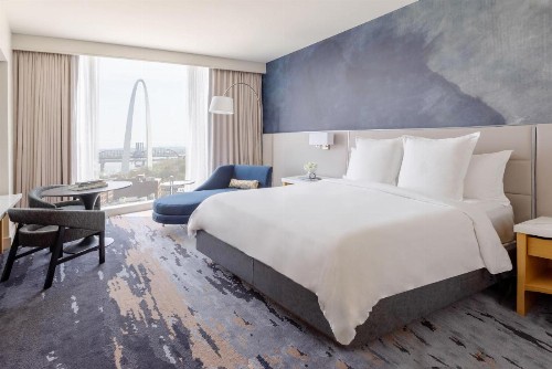 Four Seasons St. Louis - image 10