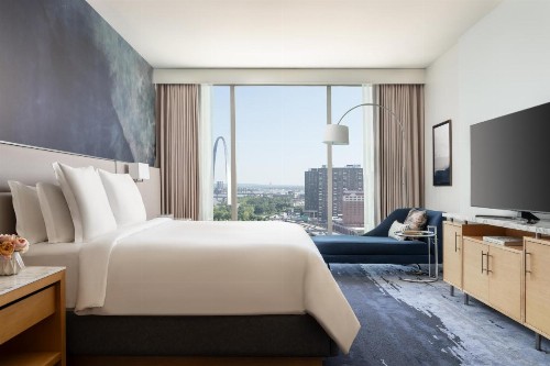 Four Seasons St. Louis - image 28