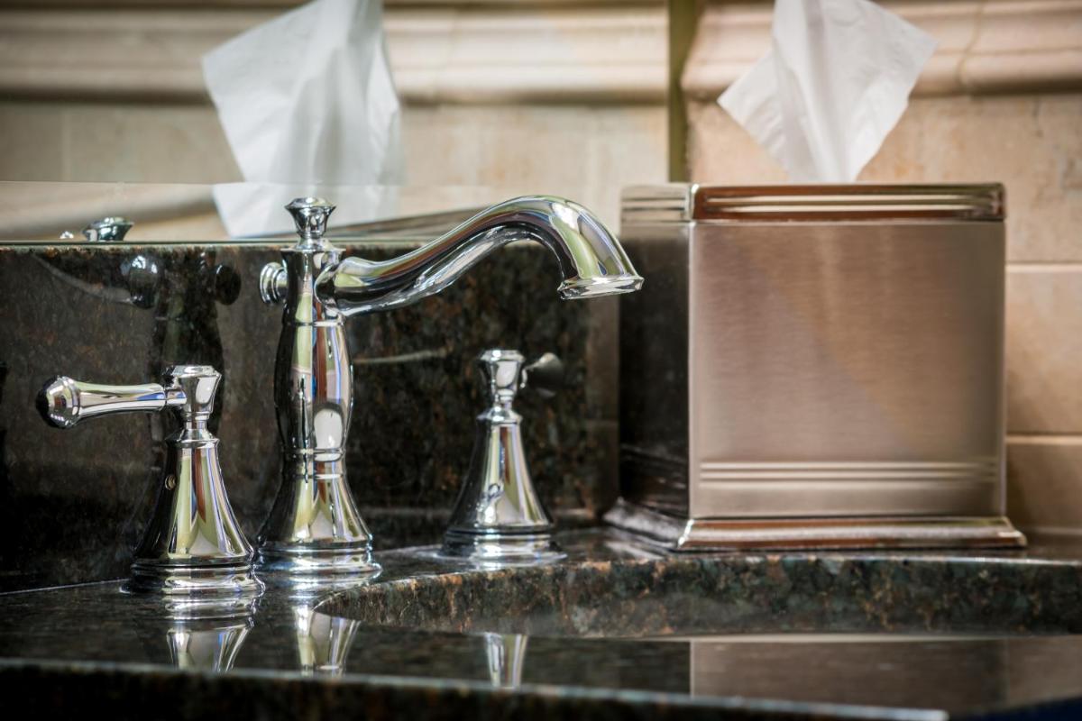 Missouri Athletic Club - image 4