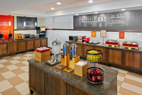 Hampton Inn and Suites Clayton/St. Louis-Galleria Area - image 21
