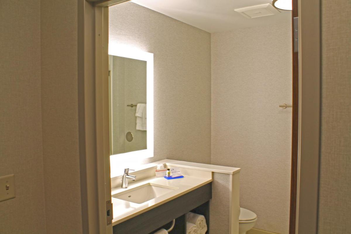 Holiday Inn Express & Suites - St. Louis South - I-55 an IHG Hotel - image 3