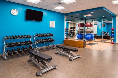 Fairfield Inn & Suites by Marriott St. Louis Westport - image 3