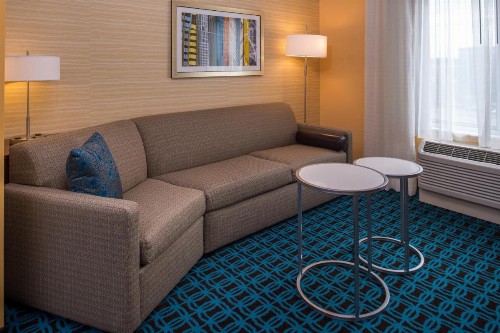 Fairfield Inn & Suites by Marriott St. Louis Westport - image 5
