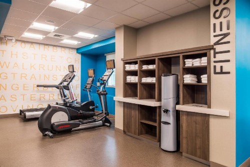 Fairfield Inn & Suites by Marriott St. Louis Westport - image 6