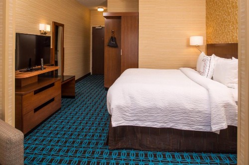Fairfield Inn & Suites by Marriott St. Louis Westport - image 7