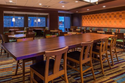 Fairfield Inn & Suites by Marriott St. Louis Westport - image 8