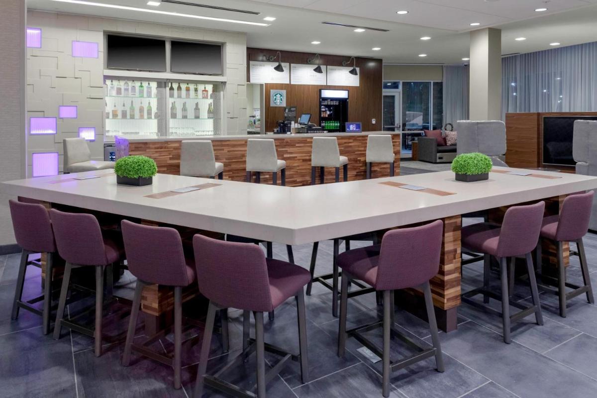 Courtyard by Marriott St. Louis West County - image 7