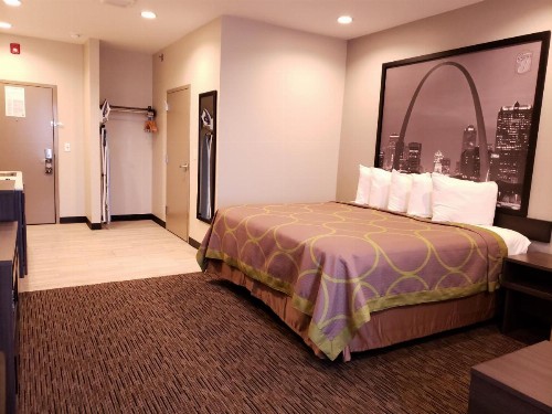 Super 8 by Wyndham St. Louis North - image 22