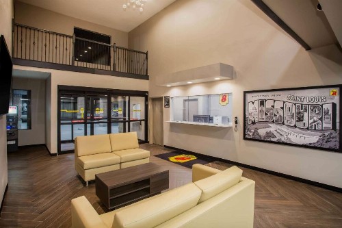 Super 8 by Wyndham St. Louis North - image 26