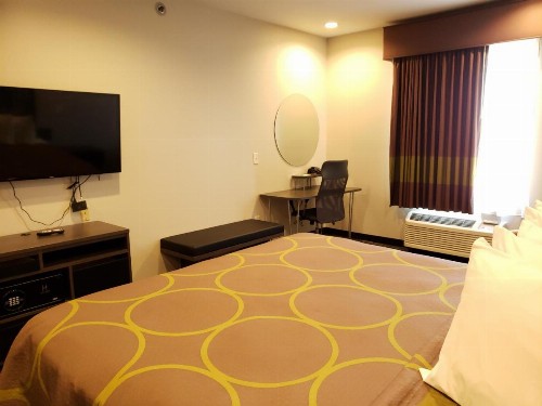 Super 8 by Wyndham St. Louis North - image 31